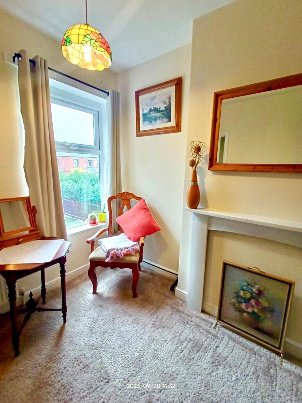 Traditional English House Derby Buitenkant foto